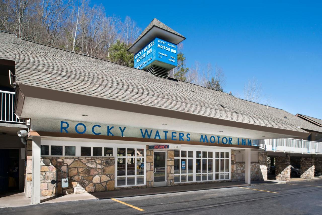 Rocky Waters Motor Inn Gatlinburg Exterior photo
